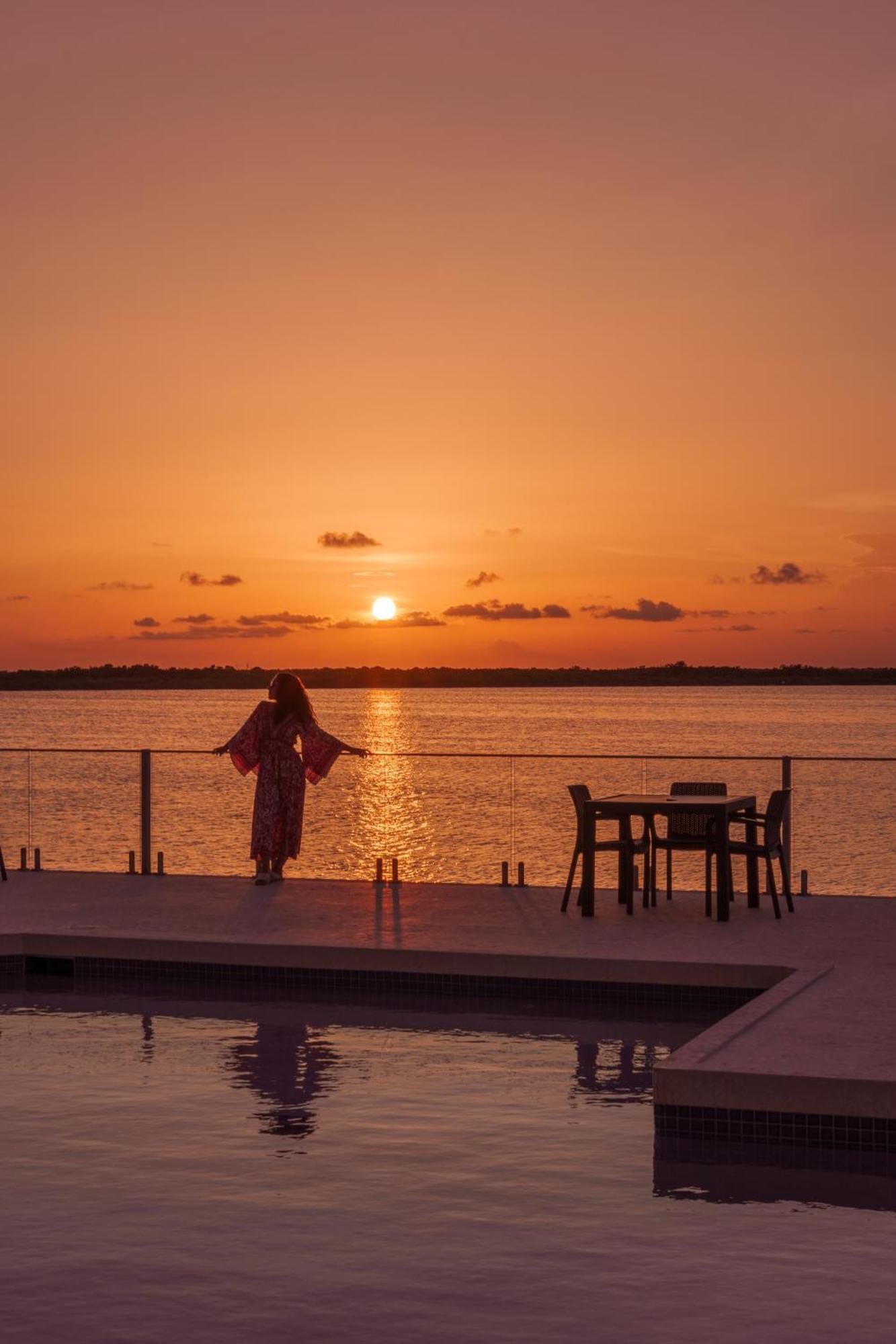 Sunset Caribe Belize Hotel Сан Педро Екстериор снимка